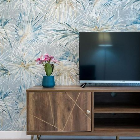 Felicity Apartment By The Park Букурещ Екстериор снимка