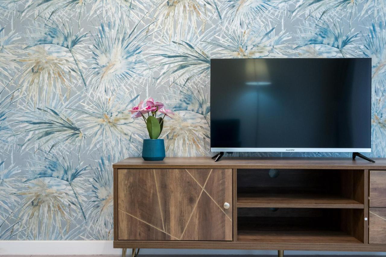 Felicity Apartment By The Park Букурещ Екстериор снимка